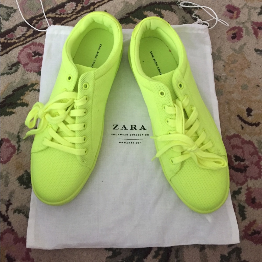 Like new! Zara neon green sneaker. Size 39